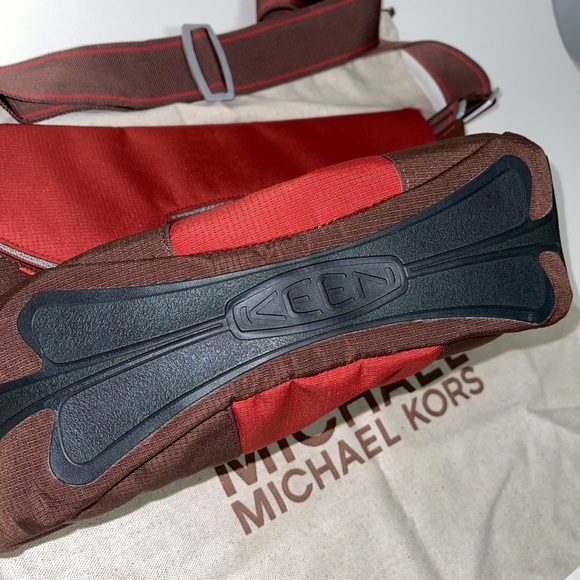 KEEN crossbody men's bag! - Picture 5 of 8